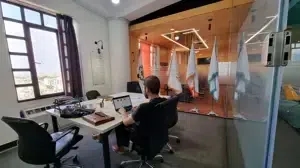 دفتر اختصاصی 5 نفره شیشه ای- ماهانه