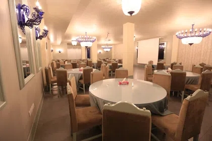 سالن همایش 120 نفره فردوسی