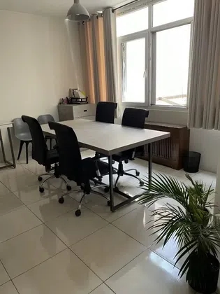 صندلی اشتراکی- ماهانه