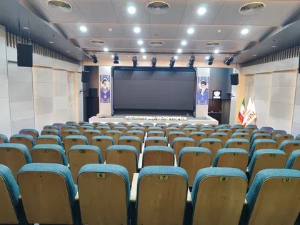 سالن همایش 130 نفره