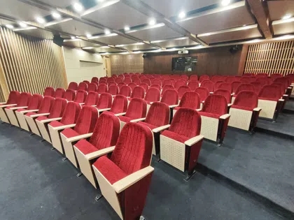 سالن همایش 120 نفره