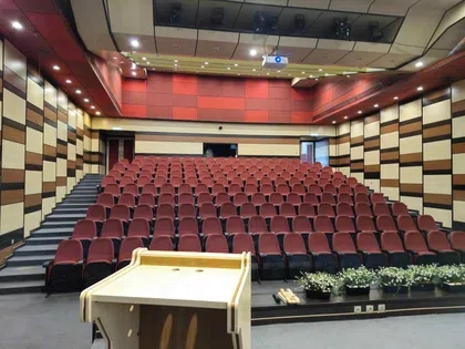 سالن همایش 165 نفره