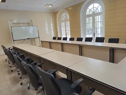 سالن کنفرانس 20 نفره