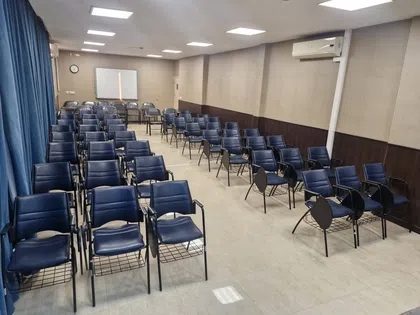 کلاس آموزشی 50 نفره (روزانه)