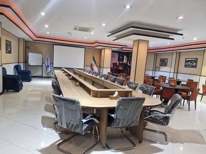 سالن کنفرانس 24 نفره (نیم روز)