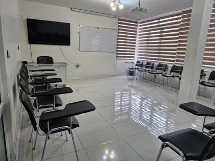 کلاس آموزشی 20 نفره - ساعتی