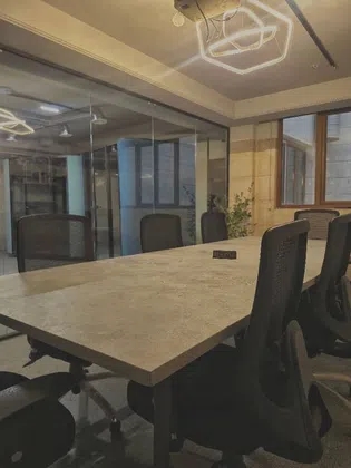 اتاق جلسه 6 نفره - ساعتی