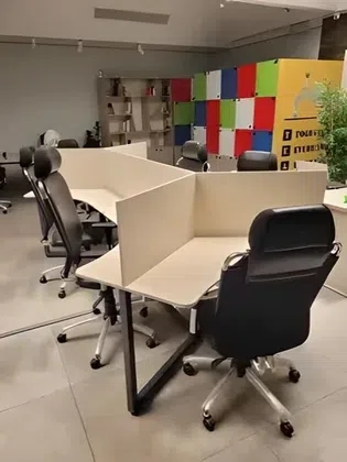 صندلی اشتراکی در میز Y شکل- روزانه