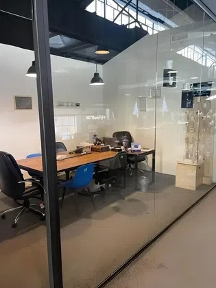 دفتر اختصاصی 8 نفره 18 مترمربع- ماهانه