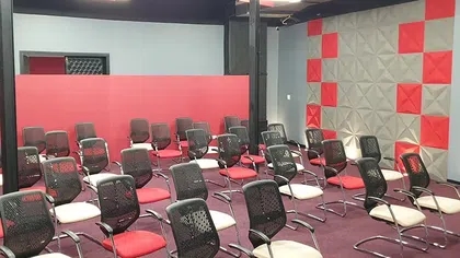 سالن آمفی تئاتر 35 نفره