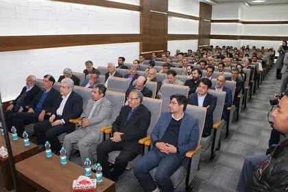 سالن آمفی تئاتر 100 نفره