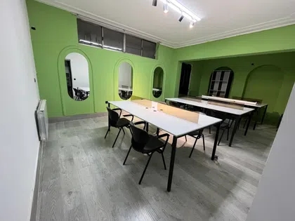 سالن رویداد و کنفرانس